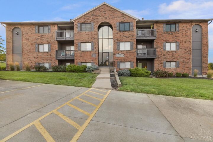 9489 Woodland Hills  West Chester OH 45069 photo