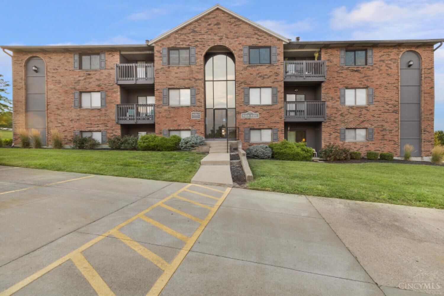 Property Photo: 9489 Woodland Hills OH 45069