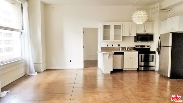 Property Photo:  215 W 7th St  CA 90014 