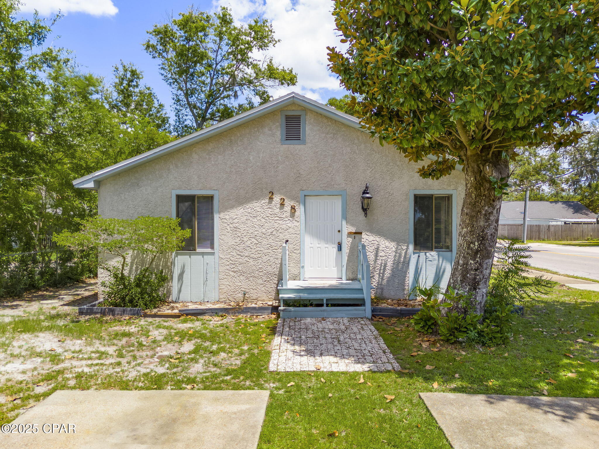 Property Photo: 228 Allen Avenue FL 32401