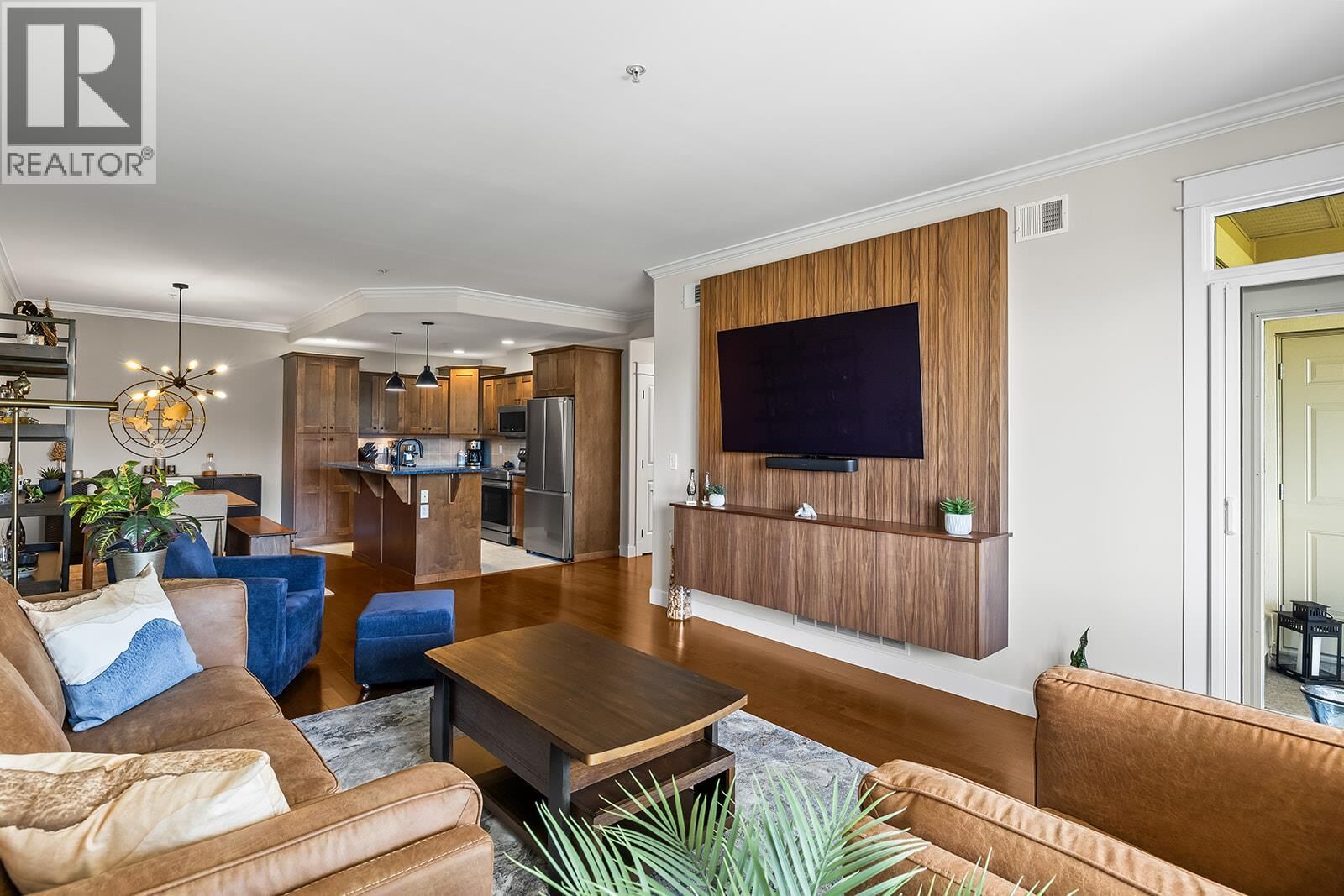 Property Photo: 2470 Tuscany Drive 304 BC V4T 3G8