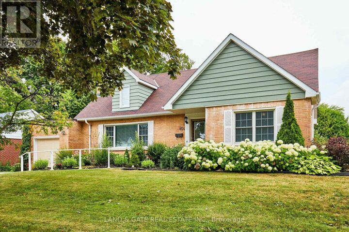Photo de la propriété: 854 Regent Drive ON L1G 1J1