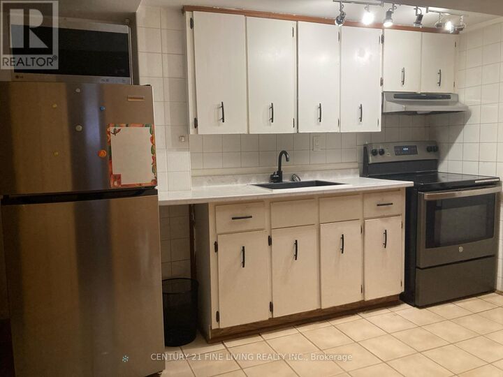 Property Photo: 400 Nairn Avenue Lower ON M6E 4J3