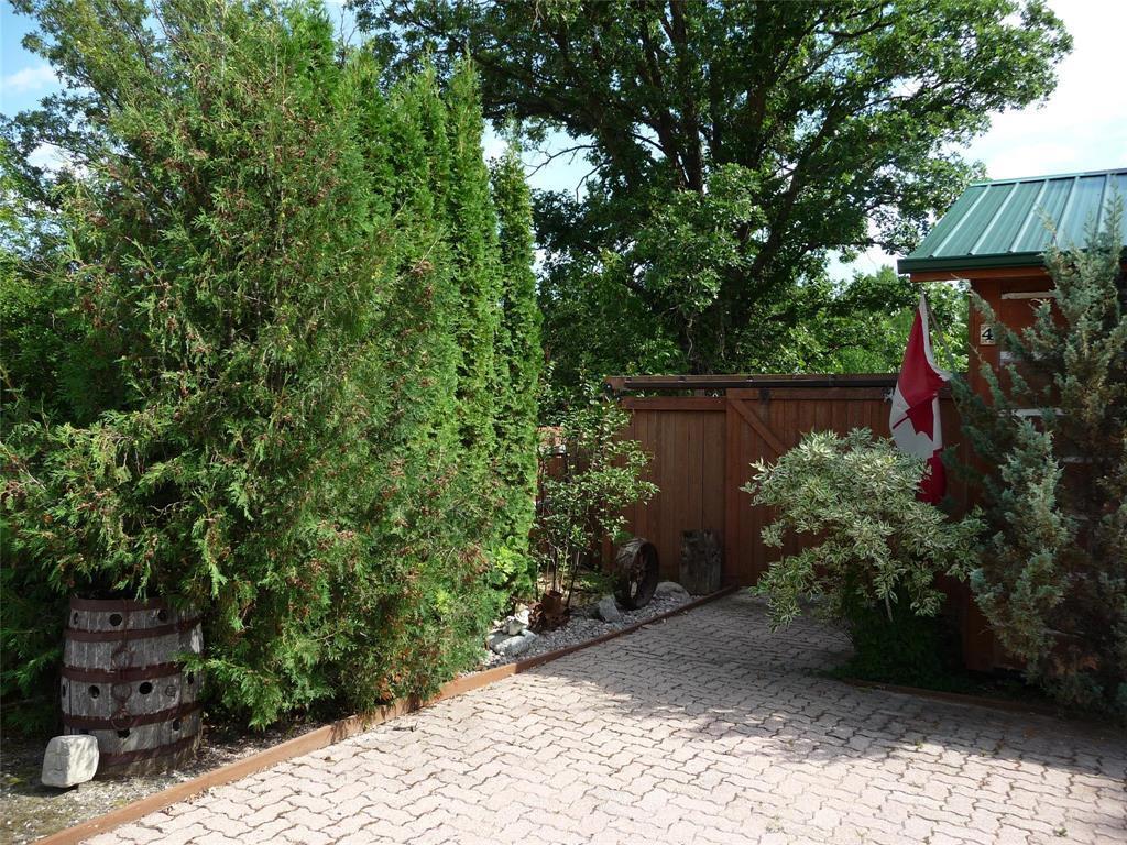 Property Photo: 4 River Road MB R0E 0C0