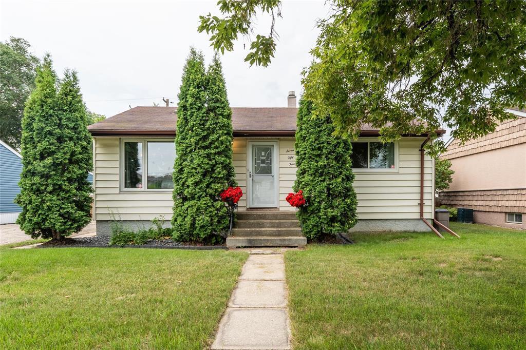 754 Hoskin Avenue  Winnipeg MB R2K 2A2 photo