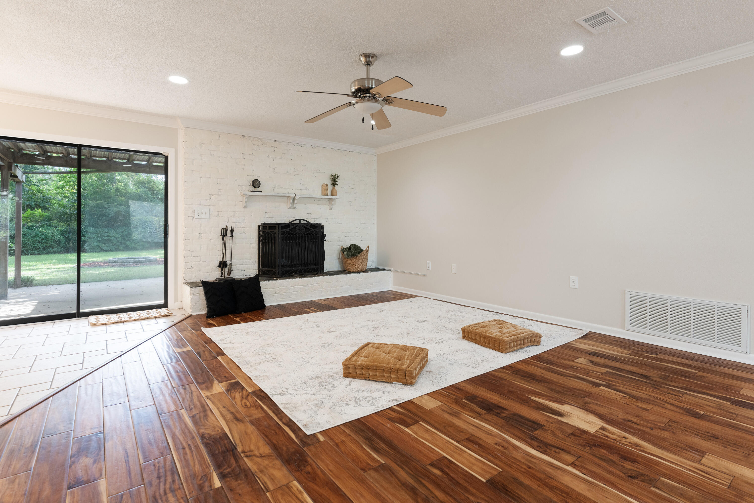 Property Photo: 11 Eglin Drive FL 32579