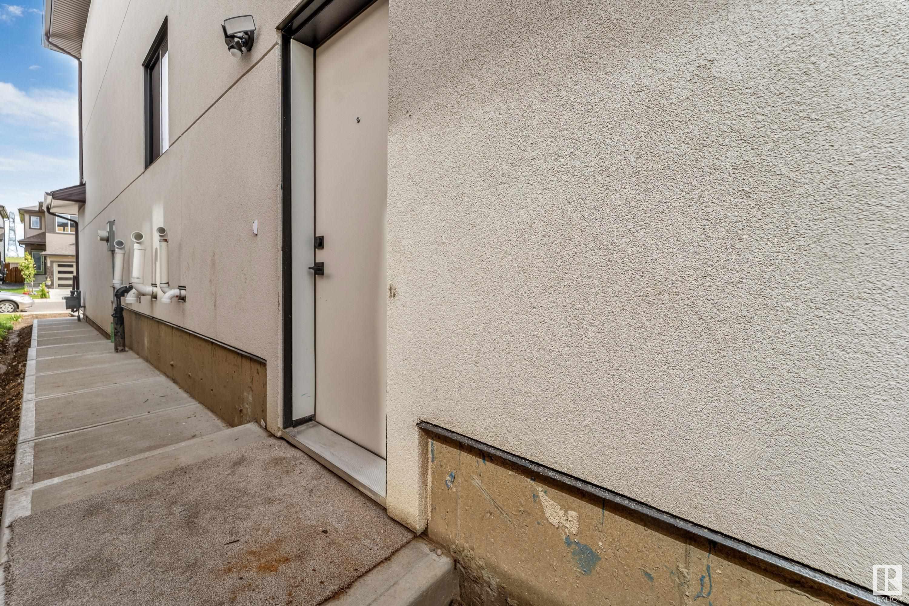 Property Photo: 2018 13A Avenue NW AB T6T 0H3