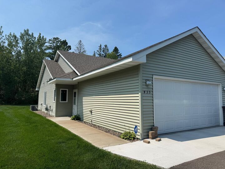 Property Photo:  435 Maplewood Court  MN 56342 