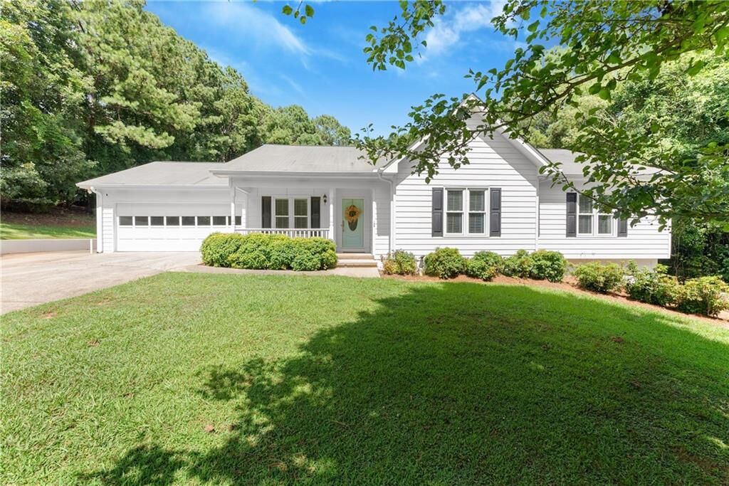 Property Photo: 5409 Hulsey Circle GA 30504