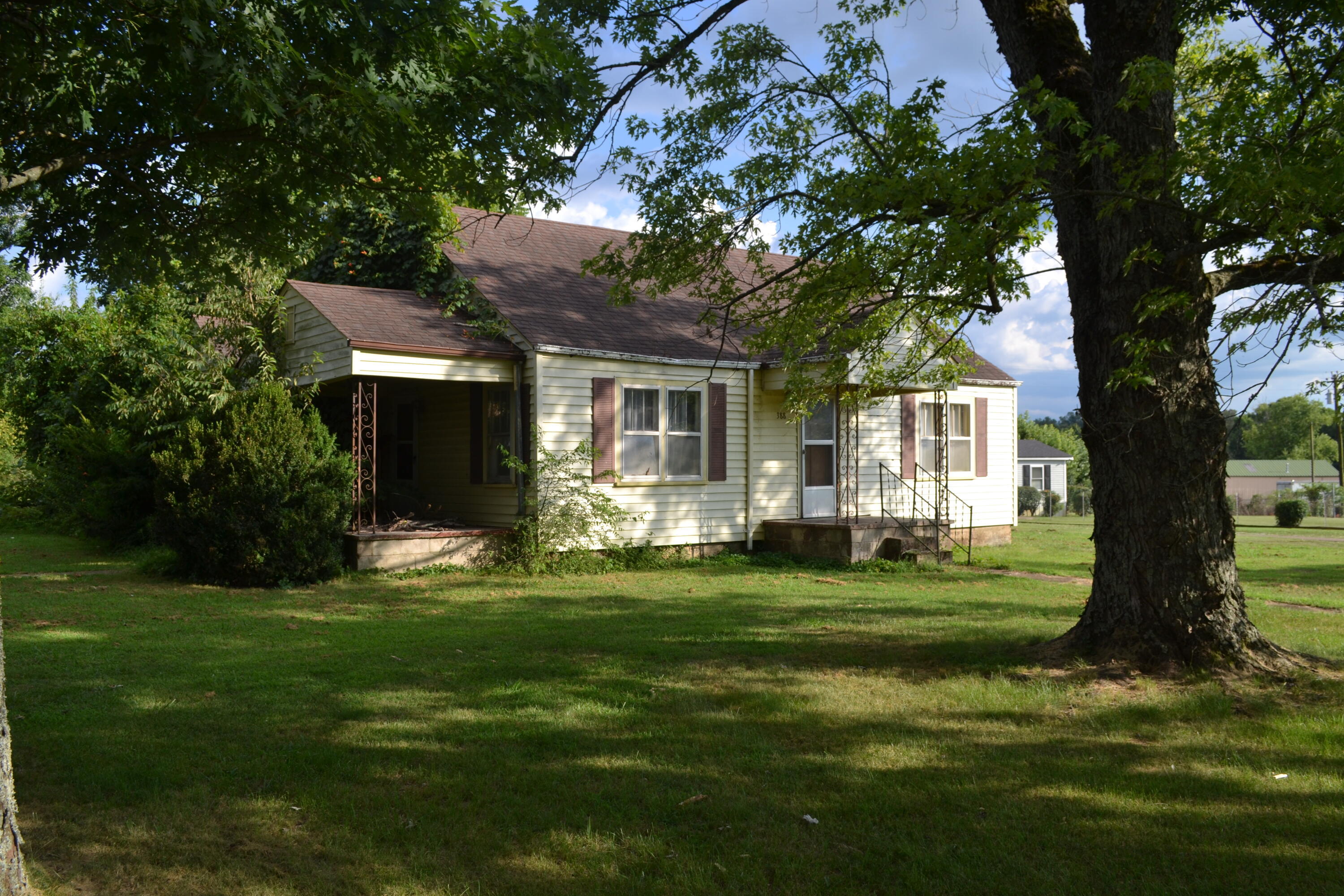 Property Photo: 1344 US 127 Bypass TN 37367