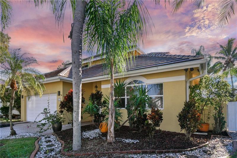 Property Photo:  541 NW 205th Ave  FL 33029 