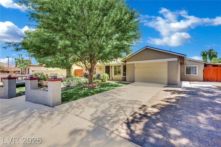 Property Photo: 4649 Cuva Court NV 89110