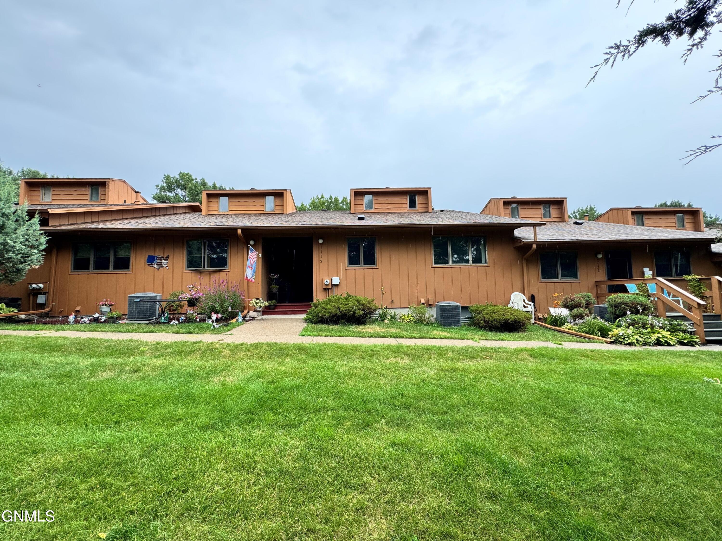 Property Photo: 3138 Manitoba Lane ND 58503