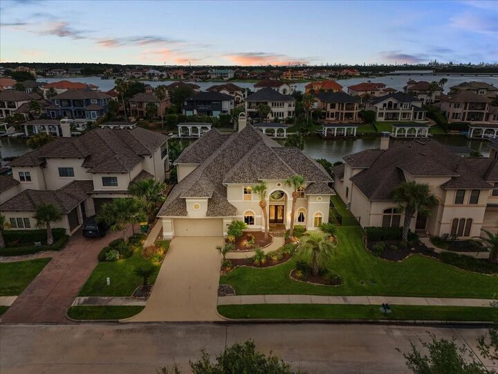 Property Photo: 2905 Sea Channel Dr TX 77586