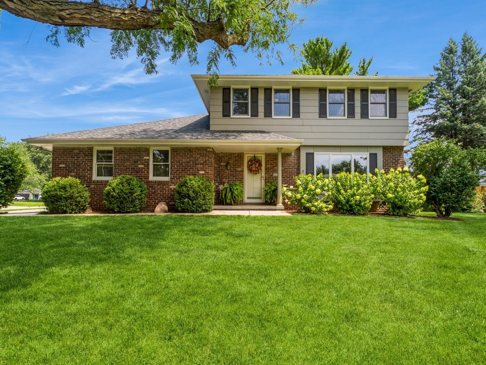 Property Photo: 4317 74th Street IA 50322