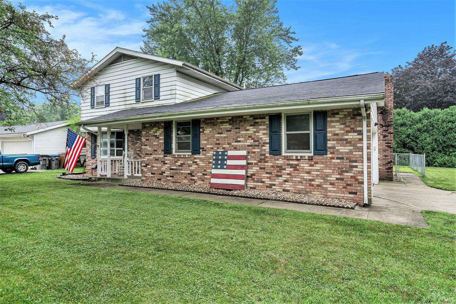 Property Photo: 109 Greenway Drive IN 46526