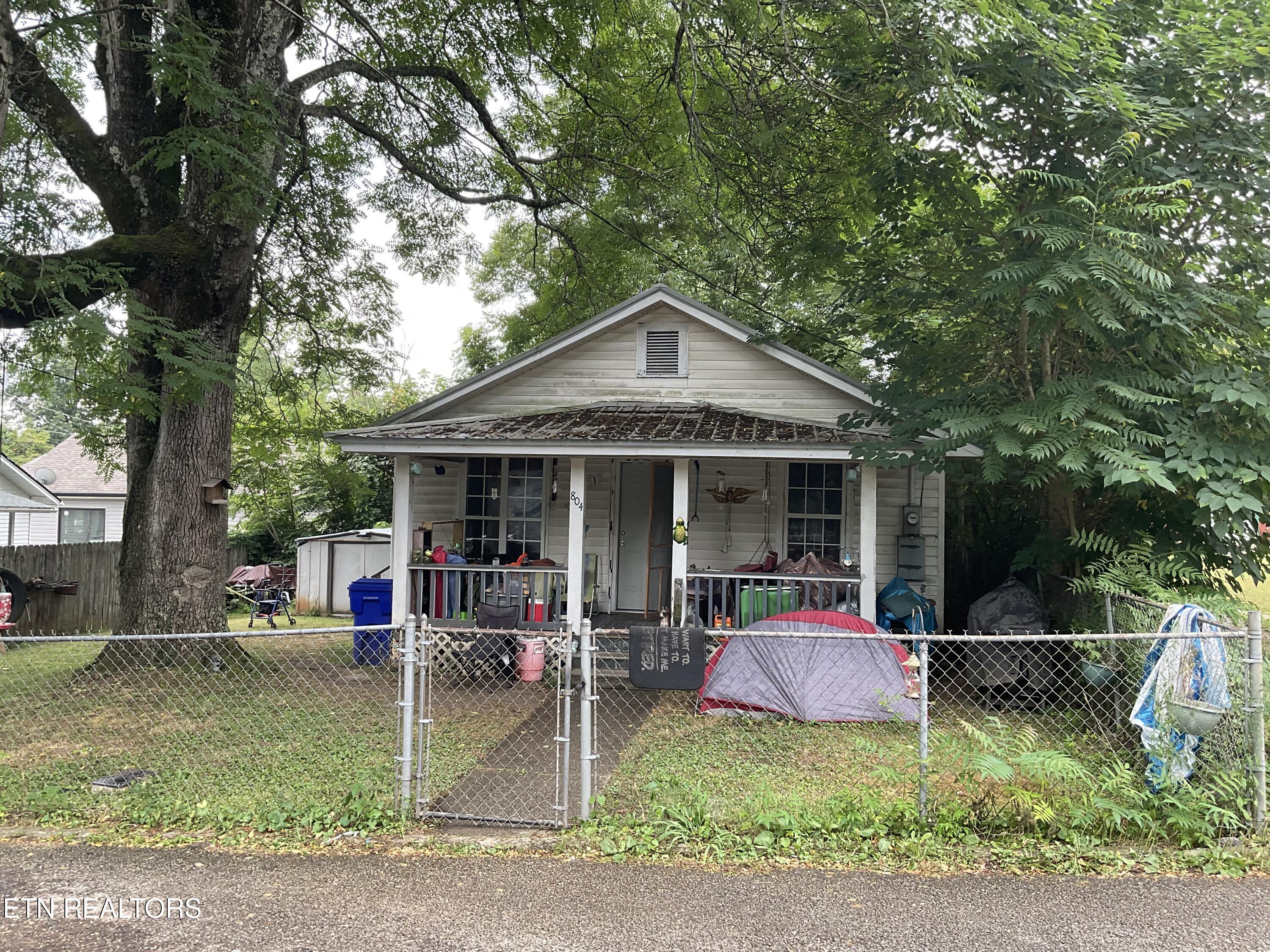 Property Photo: 804 NW Virginia Ave TN 37748