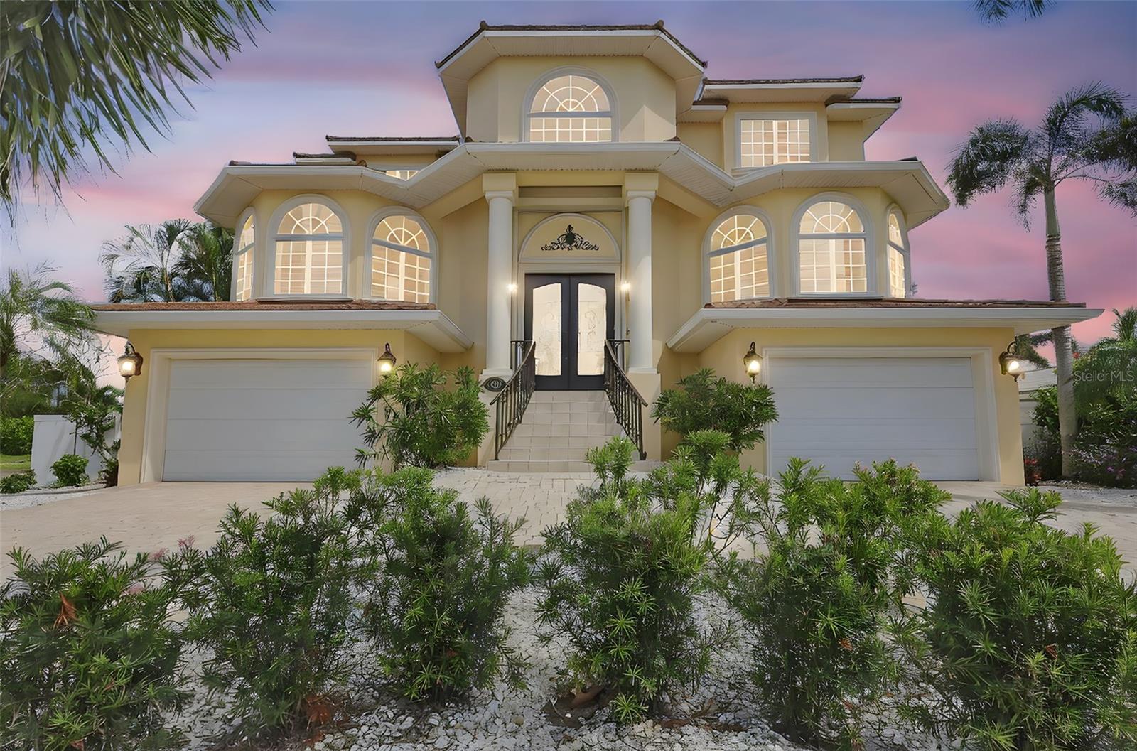 Property Photo: 400 115th Avenue FL 33706
