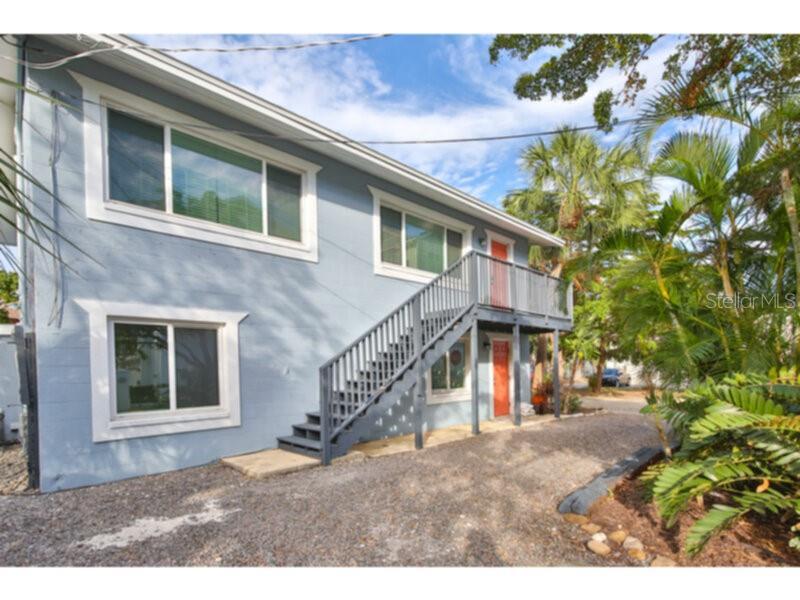 Property Photo: 422 Julia Place C FL 34236