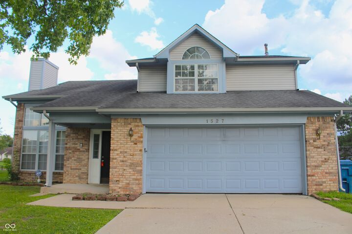 1527 Warren Lake Court  Indianapolis IN 46229 photo