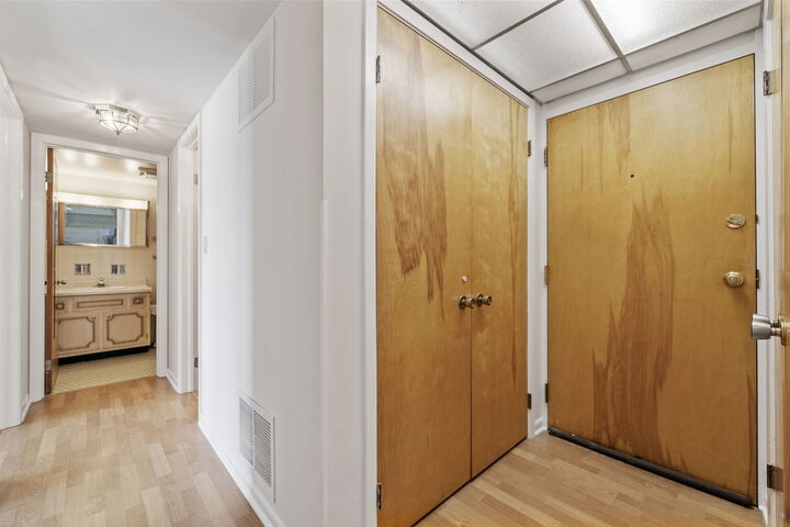 Property Photo: 5540 Walnut Avenue 15B IL 60515