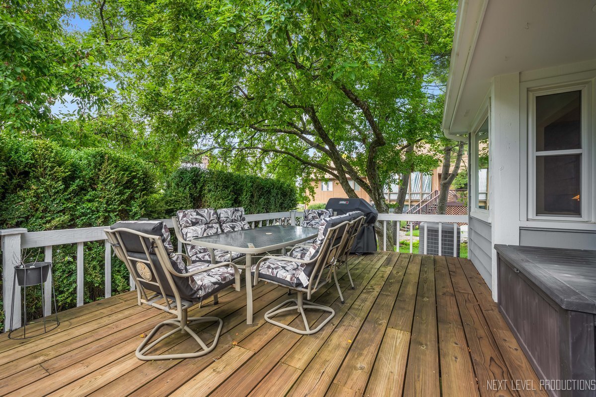 Property Photo: 2490 Lakeside Drive IL 60504
