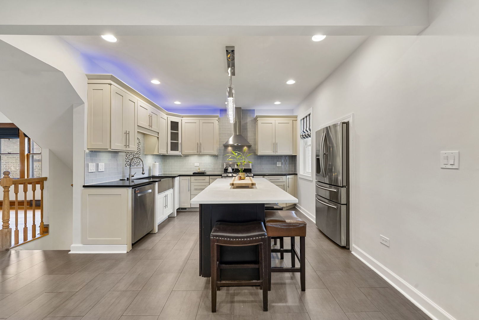 Property Photo:  5121 W Newport Avenue  IL 60641 