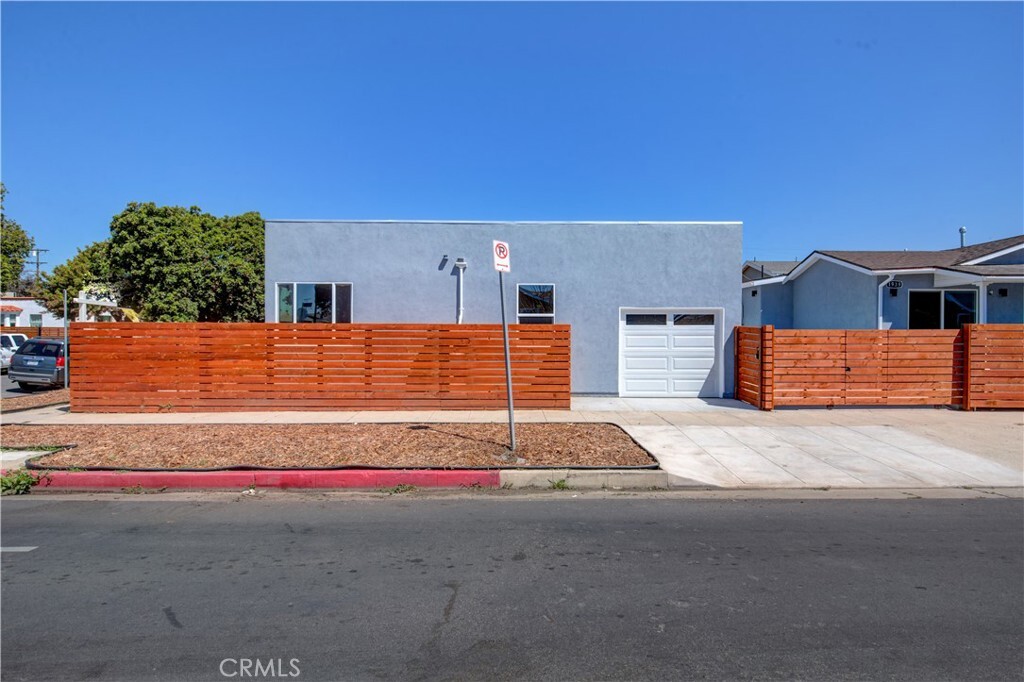 Property Photo: 3626 S Cimarron Street CA 90018