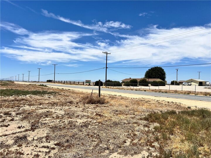 Property Photo:  125 Ste Vic Ave  CA 93535 