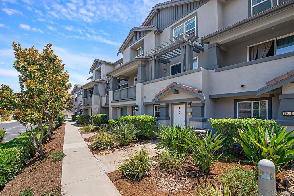 Property Photo:  16937 Hutchins Lndg 82  CA 92127 