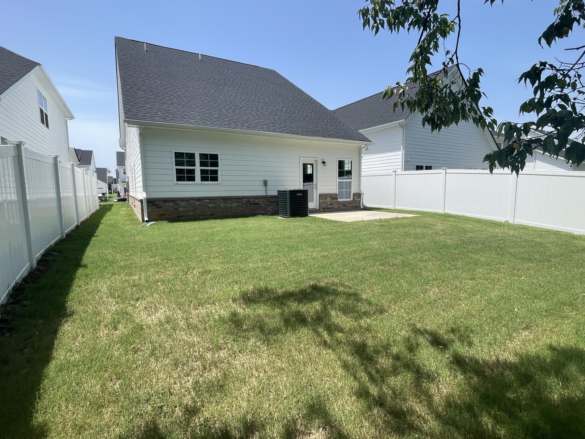 Property Photo:  2165 Barringer Ln  TN 37128 