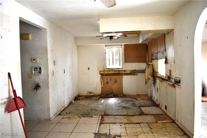 Property Photo: 2849 Price Avenue FL 33916