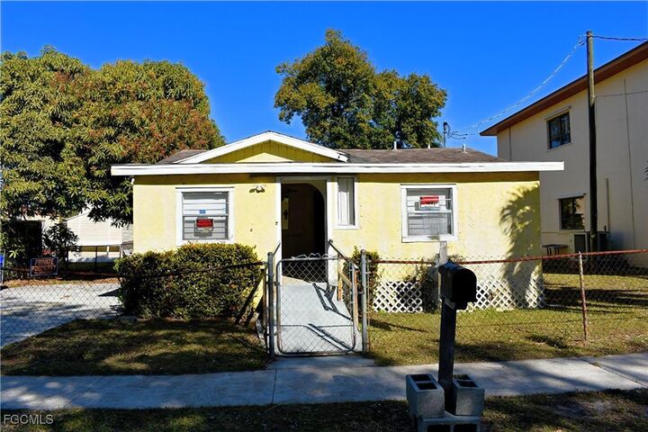 Property Photo:  2849 Price Avenue  FL 33916 