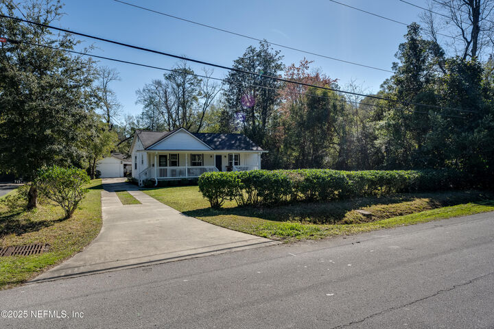 Property Photo: 1373 Murray Drive FL 32205