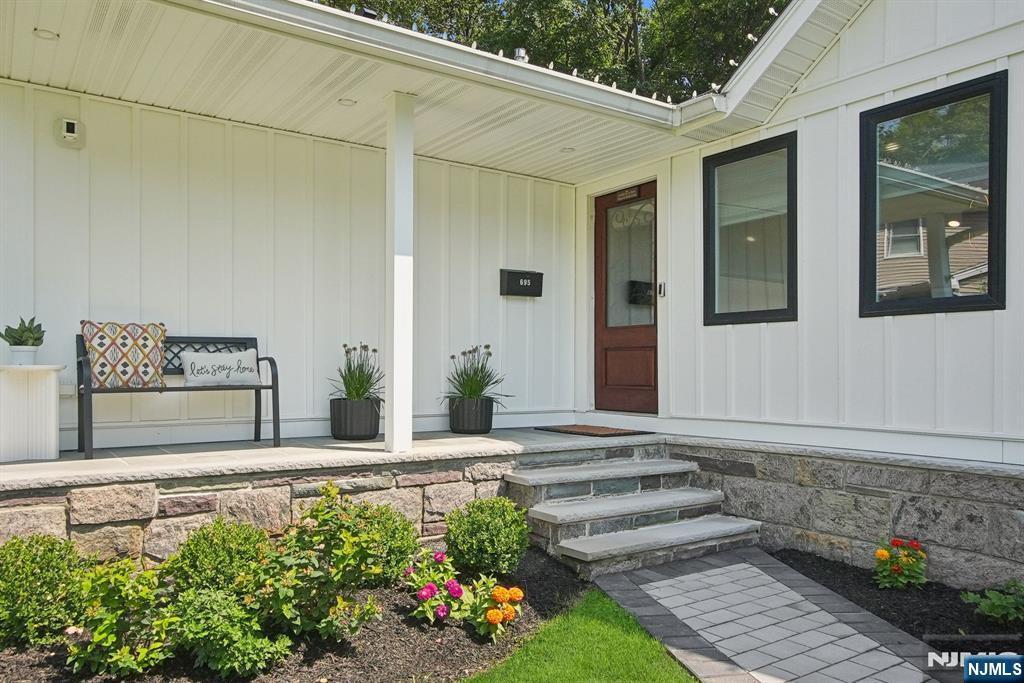 Property Photo:  695 Terhune Road  NJ 07450 