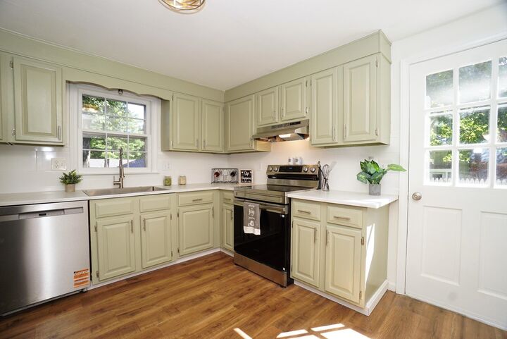 Property Photo:  4 Candia Street  NH 03063 