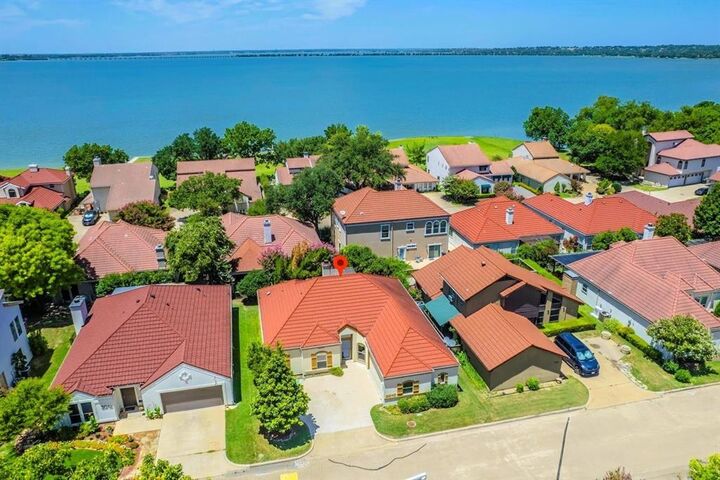 Property Photo: 3010 Harbor Drive TX 75087