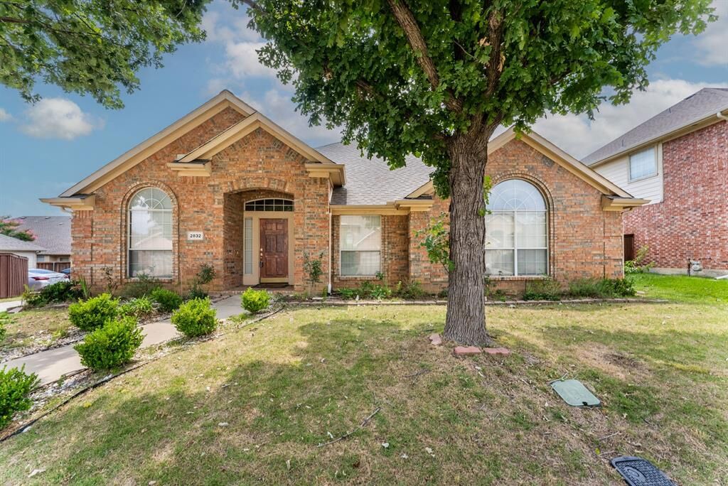 Property Photo:  2832 Bluffview Drive  TX 75067 