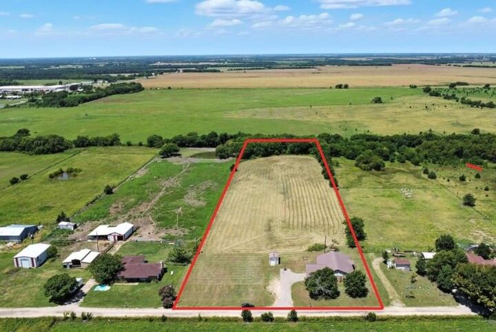 Property Photo: 105 Greenhill Lane TX 75432