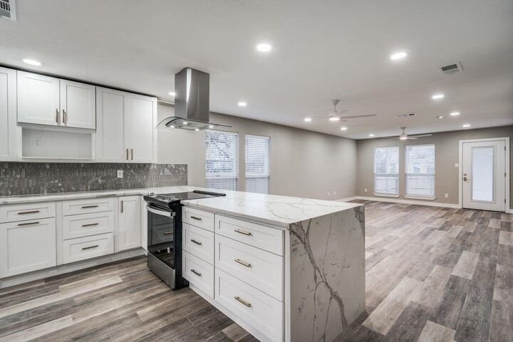 Property Photo: 3500 Roberts Avenue TX 75215