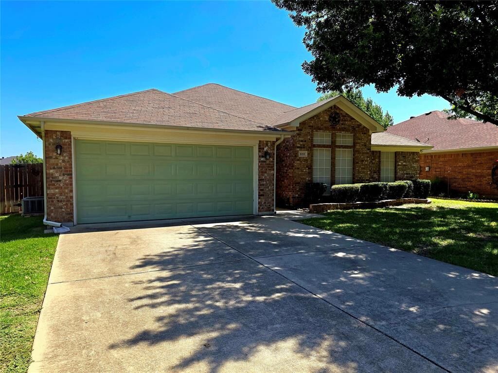 Property Photo:  620 Ridgehill Drive  TX 76028 