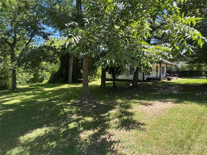 Property Photo: 303 Keith Street TX 75457