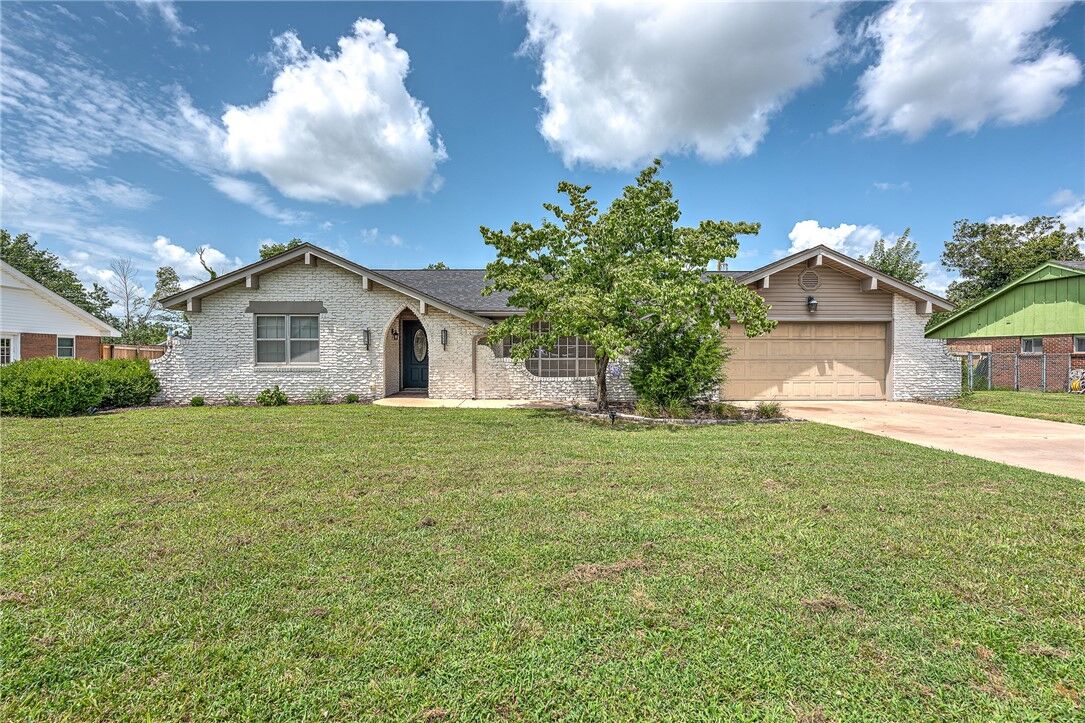 Property Photo: 916 21st Street AR 72758