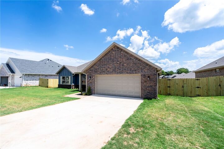 Property Photo: 110 N Banner Avenue AR 72730