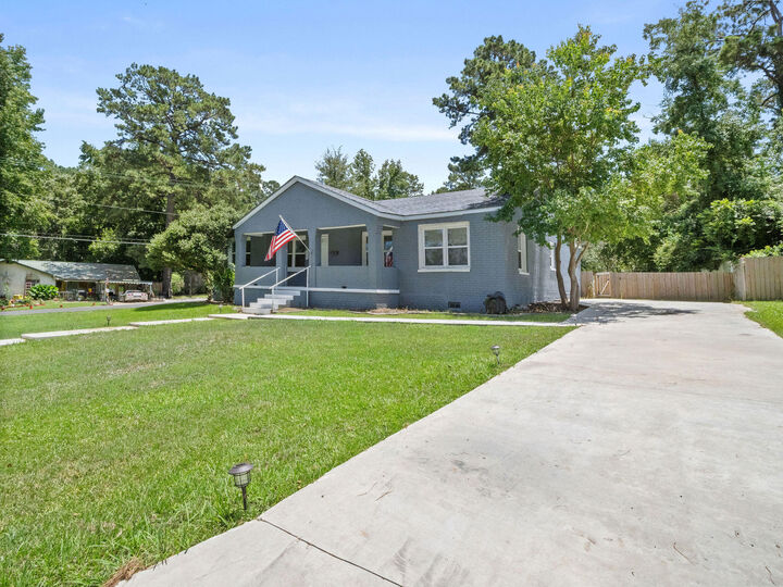 Property Photo:  2001 Ginger St  LA 71446 
