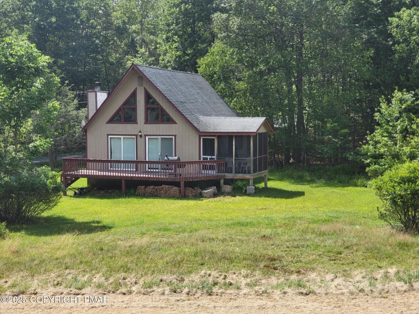 Property Photo: 17 Golf Course Drive PA 18424