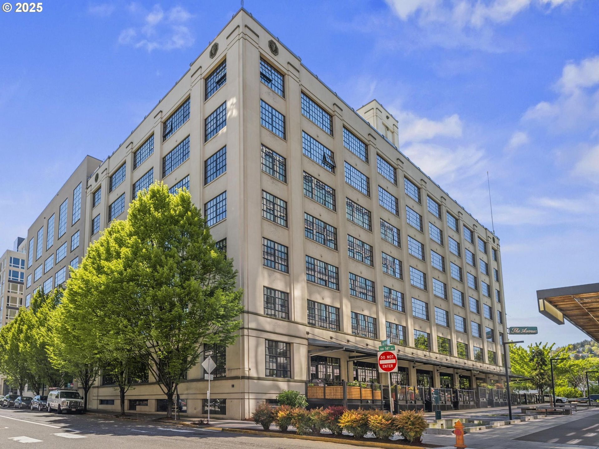 Property Photo: 1400 NW Irving St 621 OR 97209