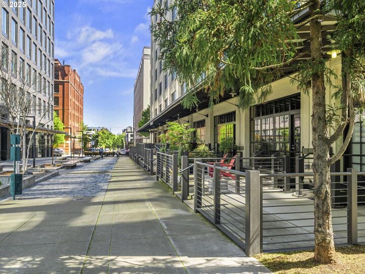 Property Photo: 1400 NW Irving St 621 OR 97209