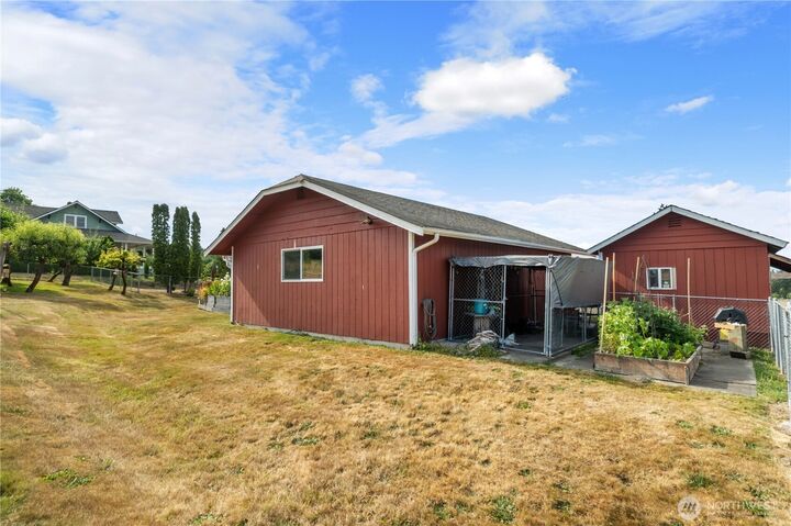 Property Photo:  1020 S Fruitland  WA 98371