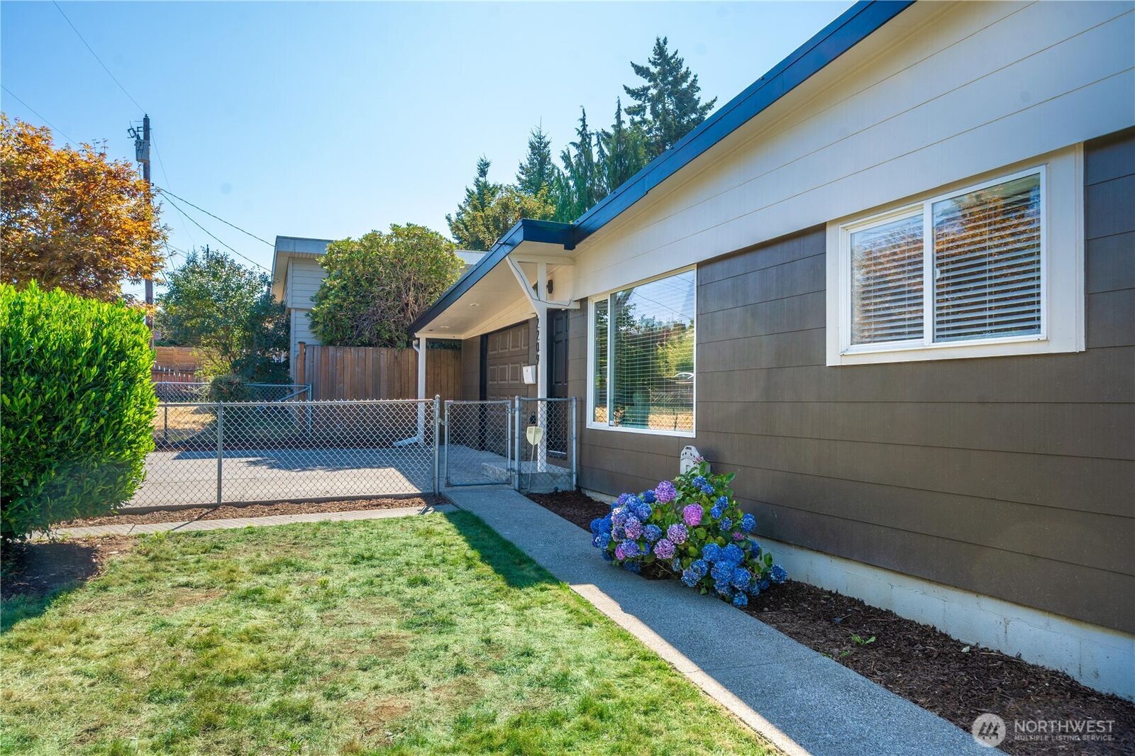 Property Photo:  2209 NE 9th Street  WA 98056